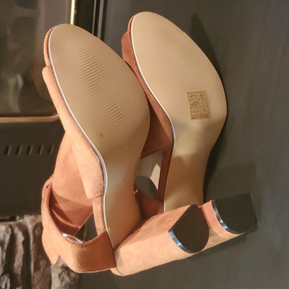 NWOT - Opened Toe Heels - Picture 6 of 8